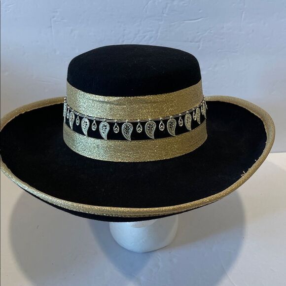 The Unbranded Brand Accessories - Elegant Black and Gold Women's Hat